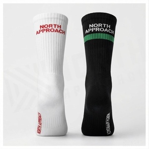 Chaussettes North Approach pour adultes, blanches avec lettres noires imprimées, respirantes, tricotées, pour l'été et les tenues décontractées - Product Image 2