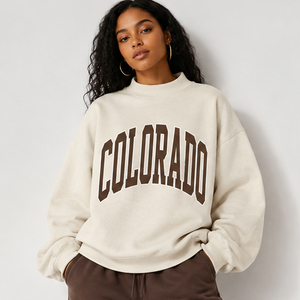 Sweat-shirt à col rond oversize tendance pour femmes, style Colorado Varsity |   Pull en molleton de coton lourd de qualité supérieure, personnalisable, pour l'hiver - Product Image 3