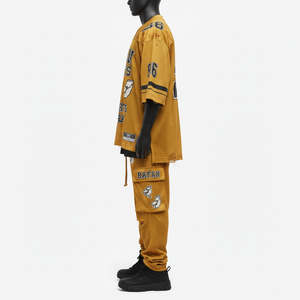 Ensemble haut et bas en jersey et pantalon en polyester premium pour homme, 200 GSM, respirant, couleur moutarde, streetwear, avec logo personnalisé, 2 pièces. - Product Image 3