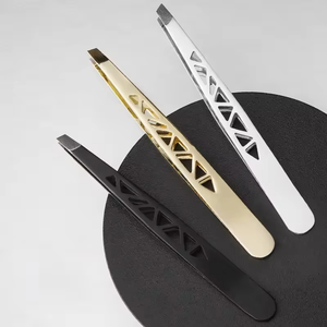 Pinza de Cejas Personalizada de Acero Inoxidable Premium, Punta Puntiaguda, Depilación Precisa, Ligera, Ecológica, de Alta Calidad - Product Image 1