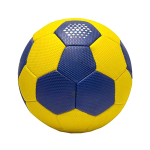 Balón de Fútbol de Cuero PU Clásico de Alta Calidad, Ligero y Duradero, Personalizable con Logotipo Impreso OEM, para Entrenamiento de Adultos - Product Image 1