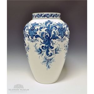 Jarrón de metal esmaltado azul de lujo con diseño floral, estilo antiguo, cloisonné, maceta decorativa alta para el hogar, centro de mesa para bodas - Product Image 1
