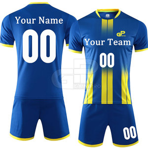 Ensemble de tenue de football pour hommes, maillot et short respirants, coupe confortable, matériau durable pour les longues séances en plein air - Product Image 4