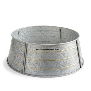 Base para Árbol de Navidad de Metal con Acabado Antiguo, Diseño Martillado, Forma de Casa, Nuevo Estilo, Decoración Navideña - Product Image 4