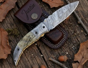 Cuchillo de bolsillo de acero de Damasco forjado a mano con punta de clip, cuchillo plegable con bloqueo Line Lock, mango de madera, OEM, ODM, personalizable, directo de fábrica - Product Image 4