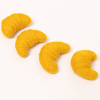 Ornement en feutre de laine en forme de croissant, fait main, jouet alimentaire d'imitation, guirlande en feutre, décoration de boulangerie, cadeau pour enfant, feutre et fil, vente en gros NP