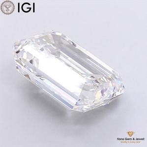 Diamante Cultivado en Laboratorio CVD con Certificado IGI, 4.00 Quilates, Color D, Claridad VVS1, Corte Esmeralda para Engaste Central - Product Image 3