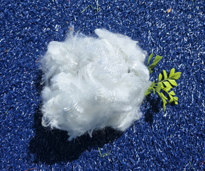 7Dx32mm HS (creux non conjugué siliconé) 6D filature tissu non tissé matériau de remplissage 100% polyester recyclé stable - Product Image 6