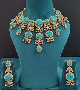 Ensemble de colliers inspirés de Sabyasachi, qualité supérieure, bijoux de luxe, parfaits pour les mariages, les occasions festives, les soirées. - Product Image 1