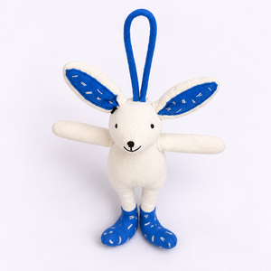 Peluche Lapin en Coton avec Oreilles Bleues et Pendentif Botte, Idéale pour Accessoires d'Anniversaire et Décoration de Chambre de Bébé - Product Image 5