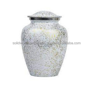 Urnes pour adultes en laiton Urnes faites à la main pour urnes décoratives masculines et féminines Urnes funéraires de haute qualité - Product Image 3