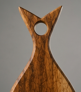 Tabla de servir de madera de mango con forma de pez de lujo, tabla de cortar moderna con forma de animal con orificio para el mango en la cola - Product Image 3