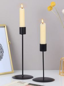 เชิงเทียนโลหะตกแต่งสไตล์โมเดิร์นสำหรับตกแต่งบ้าน - Product Image 1