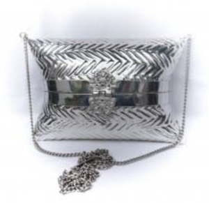 Parfait pour les occasions festives, les mariages, les événements du soir, les célébrations culturelles, et comme accessoire accrocheur pour les boutiques. - Product Image 5