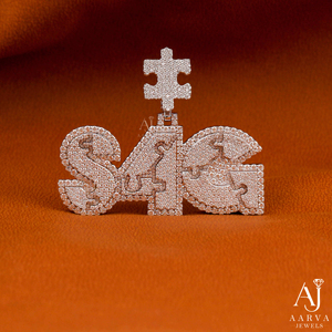 Pendentif en moissanite de haute qualité, montre en argent sterling 925 avec détails en pierres brillantes et chronométrage précis au quartz - Product Image 1