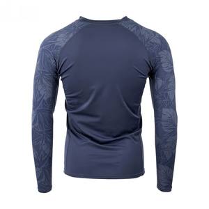 Rashguard pour homme gris anthracite avec logo personnalisé, manches imprimées de motifs floraux, manches longues, compression, entraînement de performance - Product Image 2