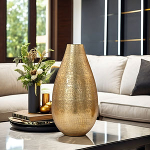 Finition personnalisée Décoration de table Vase à fleurs en fer Fabricant de gros Vase à fleurs en métal au design fait à la main de l'Inde - Product Image 3