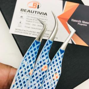 Pince à épiler professionnelle en acier inoxydable à pointe pointue avec impression en papier personnalisée de haute qualité - Product Image 4