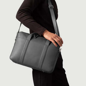 Maletín de Negocios Profesional Moderno de Cuero, Bolsa de Viaje de Gran Capacidad, Estilo Clásico con Cierre - Product Image 6