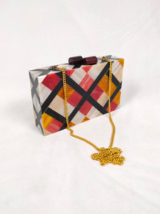 Pochette à main en résine avec poignée dorée de qualité supérieure, cadeau provenant d'un fournisseur indien, artisanat en résine de la meilleure qualité par CRAFTING CRAFTS - Product Image 5
