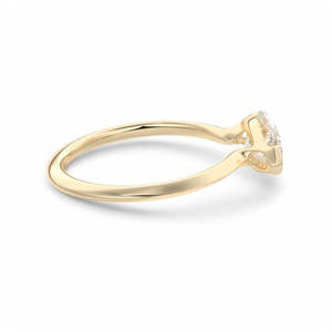 Bague de fiançailles minimaliste en diamant naturel taille marquise, solitaire, monture à griffes en or 14 carats, plaqué rhodium, certifiée IGI - Product Image 6