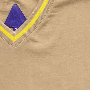 Maillot de sport unisexe personnalisé en polyester épais à manches courtes, séchage rapide, col en V, maille, technique de découpe automatisée - Product Image 6