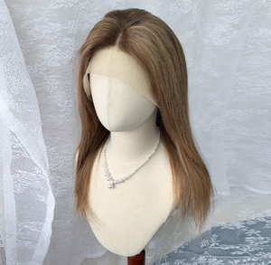Perruques en cheveux humains lisses brun clair sans colle, pré-coupées, avec dentelle HD transparente - Product Image 1