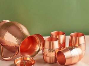 Ensemble de service en cuivre pour la culture de la table, avec verres, durable et réutilisable, pour la cuisine et la présentation. - Product Image 3