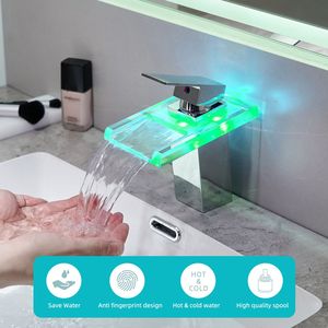 Rubinetto Monocomando per Lavabo Bagno con Luce LED, Cascata a 3 Colori Variabili, Bocca in Vetro, Miscelatore Acqua Calda e Fredda, Montaggio su Piano a Foro Singolo - Product Image 6