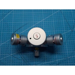 Vanne à diaphragme manuelle FUJIKIN 316L 067986 utilisée comme pièce détachée pour équipement semi-conducteur Legacy - Product Image 2