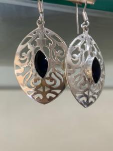 Pendientes de Plata Alemana de Alta Calidad con Zirconia, Joyería al por Mayor para Mujer, Gema de Nacimiento de Mayo Hecha a Mano - Product Image 1