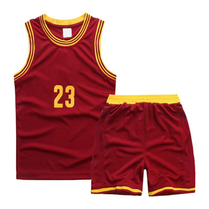 Conjunto de camiseta de baloncesto unisex color granate, camiseta sin mangas, pantalones cortos, número 23, ribete amarillo, absorción de humedad, protección UV, ajuste regular - Product Image 1