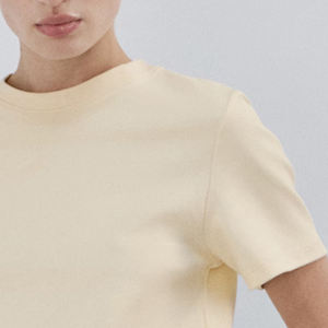 Camiseta de Corte Holgado con Textura Suave, Diseño Moderno para Mujer, Camiseta con Logotipo Personalizado para Compradores al por Mayor - Product Image 4