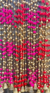 Guirlande suspendue classique indienne traditionnelle à pompons, rideau de perles, décoration pour mariage, Mehndi, Diwali, fête, toile de fond - Product Image 3