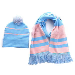 Ensemble bonnet et écharpe d'hiver personnalisés en jacquard acrylique Gamma Phi Delta Sorority – Bonnet tricoté avec symboles et écharpe douillette – Tenue universitaire - Product Image 2