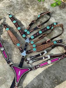 Ensemble de bride et de harnais en cuir pour cheval, style western, avec conchos turquoise et accents imprimés léopard, pour l'équitation - Vente chaude 2026 - Product Image 1