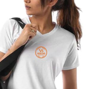 เสื้อยืดผู้หญิงคอวี SwiftMesh สีขาว ระบายอากาศได้ดี แห้งเร็ว น้ำหนักเบา สำหรับเล่นกีฬา ฟิตเนส วิ่งออกกำลังกาย ลำลอง - Product Image 5