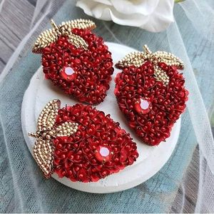 MD HANDICRAFTS Broche de luxe brodée et perlée, faite à la main, cadeau pour elle, modèle MD-9763, occasion de mariage - Product Image 4