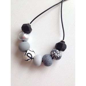 Collier de perles en résine et bois faites à la main, style contemporain, de RR Enterprises, fabriqué en Inde pour les acheteurs mondiaux (vente en gros) - Product Image 4