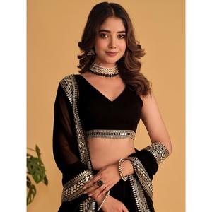 ชุดราตรีผ้าจอร์เจียสีดำปักลายดอกไม้สำหรับใส่ไปงานปาร์ตี้ - Product Image 2