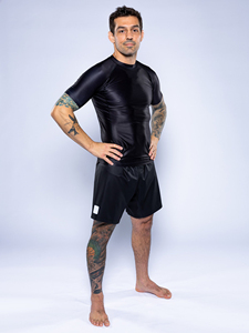 เสื้อรัดกล้ามเนื้อแขนสั้นแบบเรียบสำหรับ MMA และ BJJ - Product Image 2