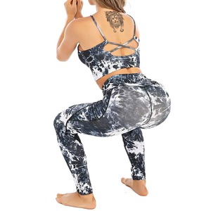 Ensemble de sport côtelé sans couture pour femme : débardeur, legging et soutien-gorge intégré pour gym et yoga - Product Image 4
