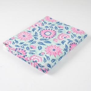 Tela de Algodón Puro Indio con Estampado de Girasoles, Diseño Floral Impreso a Mano, Tela Verde con Estampado de Girasoles para Ropa - Product Image 1