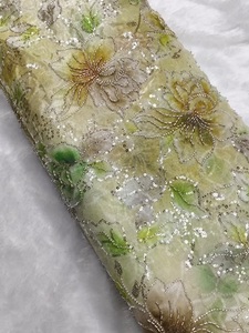 Tissu en soie brodé de perles lourdes pour robes de mariée Lehenga et vêtements de créateurs, disponible dans le monde entier au meilleur prix - Product Image 5