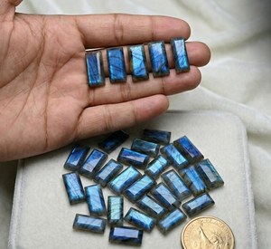 Labradorite rectangulaire taillée 15x30mm, magnifique pierre précieuse naturelle de labradorite à reflets bleus, pierre en vrac pour la vente en gros de bijoux - Product Image 2