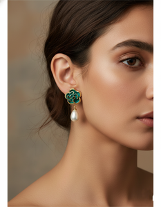 Boucles d'oreilles pendantes en émail vert plaqué or avec perles imitation perle pour femmes, bijoux tendance - Product Image 2