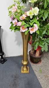 Ensemble de vases de table en laiton moderne, finition dorée, pot à fleurs décoratif pour la décoration intérieure - Product Image 4