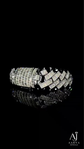 Bracelet en or blanc avec moissanite taille ovale, aspect diamant, bijou de poignet massif pour fêtes et mariages - Product Image 4