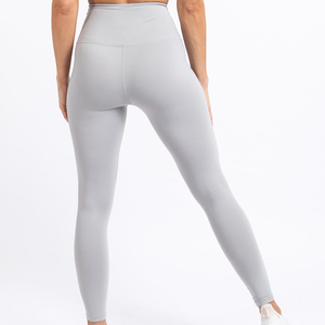 Ensembles de yoga personnalisés au style unique pour femmes, qualité supérieure, dernier design, nouveaux ensembles de yoga de la meilleure qualité pour femmes - Product Image 3