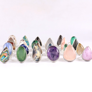Anillos de latón chapado en plata de ley 925 hechos a mano para mujer, con gemas mixtas de cristal de mayo y cabujones surtidos en forma de lágrima y ovalados. - Product Image 4